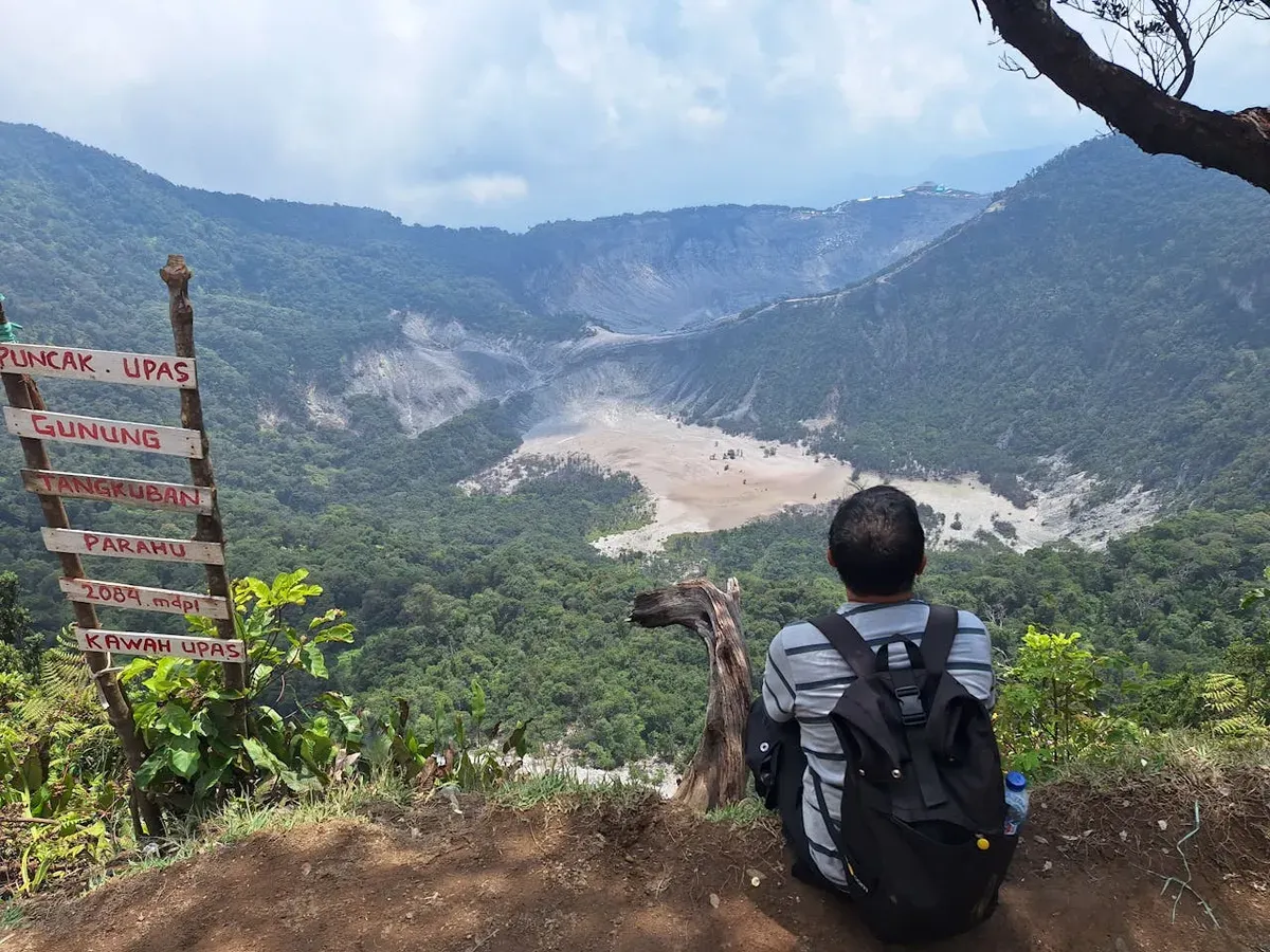 Suasana pagi dari puncak Upas Hill di Cikahuripan, Kec. Lembang, Kabupaten Bandung Barat, Jawa Barat, (4/11/2025). (Sumber: Dokumentasi Penulis)