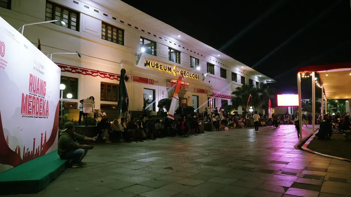 Museum Geologi Bandung menghadirkan program "Day and Night at The Museum" sebagai cara menarik minat masyarakat dengan edukasi kebumian. (Sumber: Dokumentasi Penulis)