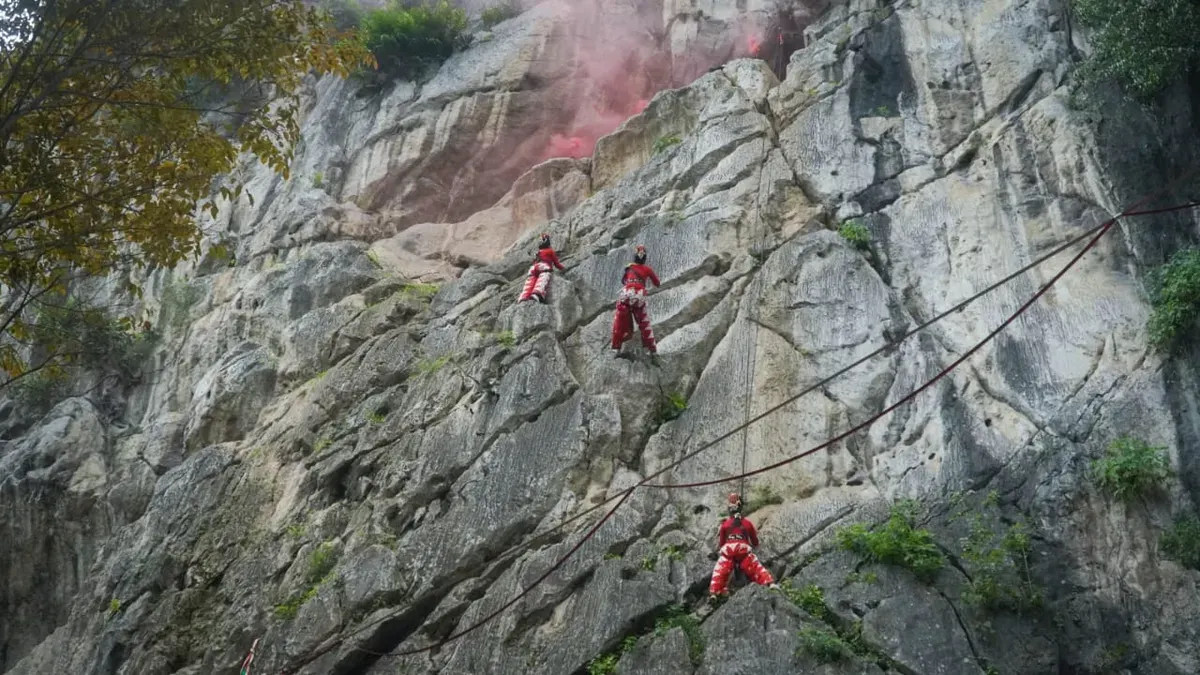 Salah satu tebing karst yang terus dijaga bersama adalah Tebing Citatah 125 karena di sinilah sejarah panjat tebing Indonesia bermula. (Sumber: Eiger)