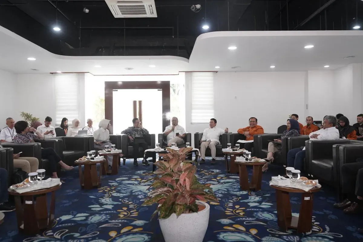 Industri Jawa Barat kembali menjadi sorotan setelah terungkap adanya ketidaksinkronan data yang membuat potensi riil daerah tidak tercermin dalam statistik resmi. (Sumber: Ayobandung.id | Foto: Eneng Reni Nuraisyah Jamil)