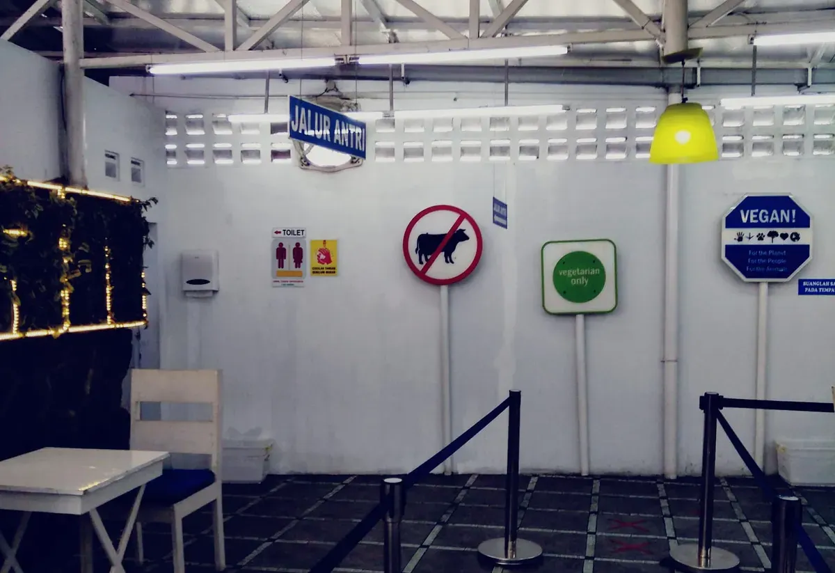 Salah Satu Sudut di Restoran "Kehidupan Tidak Pernah Berakhir" di Bandung (Sumber: Dokumentasi Pribadi | Foto: Arfi Pandu Dinata)