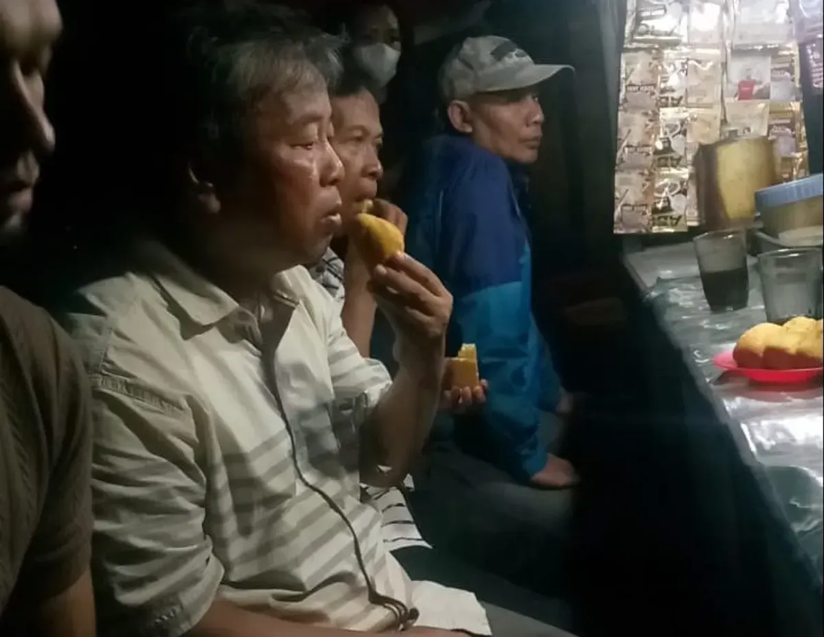 Kata penjualnya, warung kue balok “Unen” sudah ditangani 3 generasi. (Sumber: Dokumentasi Penulis | Foto: Dudung Ridwan)