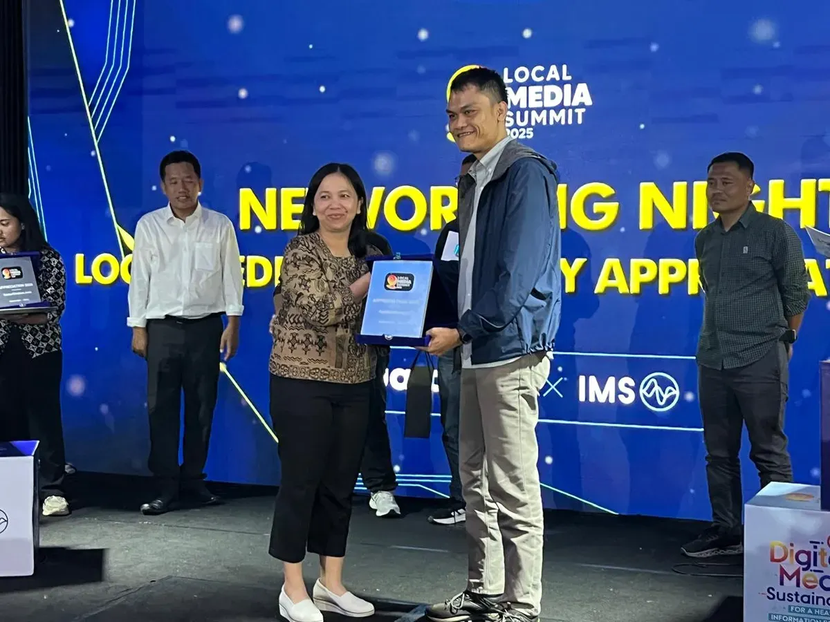 Setelah melewati rangkaian tahap penjaringan, Ayobandung.id meraih penghargaan pada ajang Local Media Summit 2025 kategori mitra pendukung local media summit. (Sumber: Ayobandung.id)