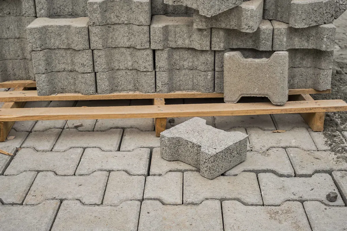 Ilustrasi Paving Block (Sumber: Freepik)