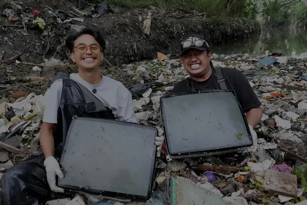 Aksi Pembersihan salah satu sungai oleh Pandawara Group (Sumber: Instagram | Pandawaragroup)