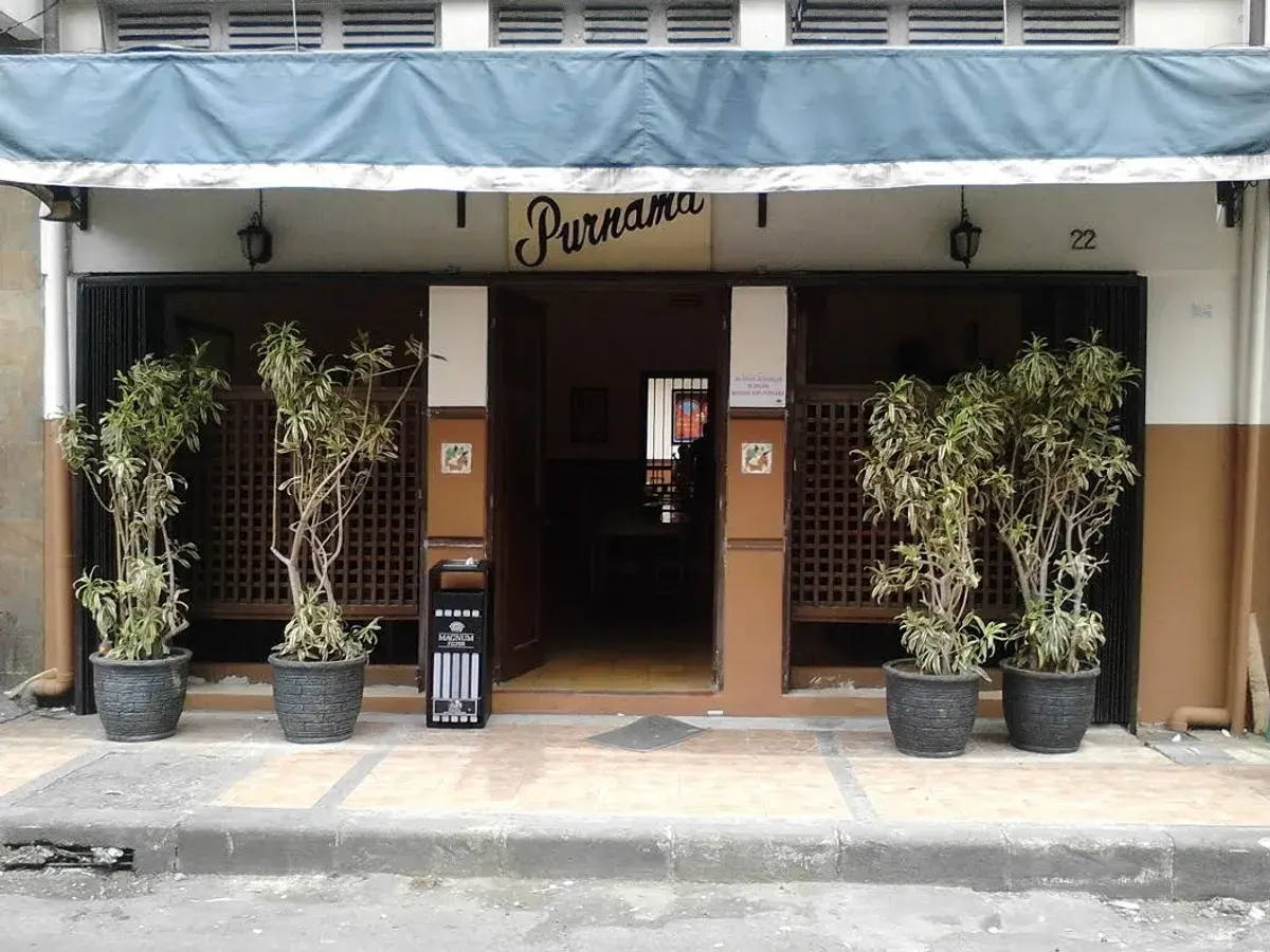 Warung Kopi Purnama di Jalan Braga, Kota Bandung. (Sumber: Ayobandung.com)