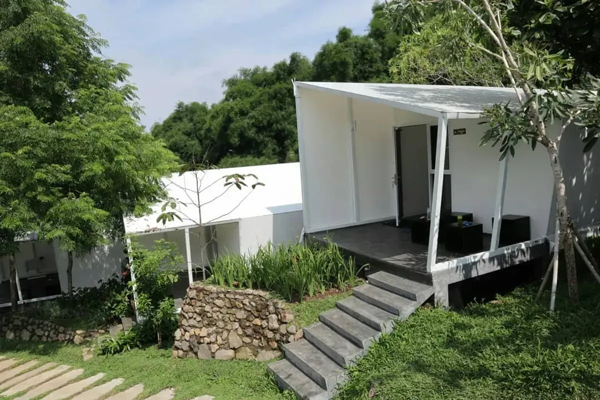 Di tengah gempuran wisata urban dan digital, LGE tetap mengusung semangat pelestarian budaya lokal Sunda, mulai dari nama tempat, makanan tradisional, hingga permainan rakyat. (Sumber: Ayobandung.id | Foto: Eneng Reni Nuraisyah Jamil)