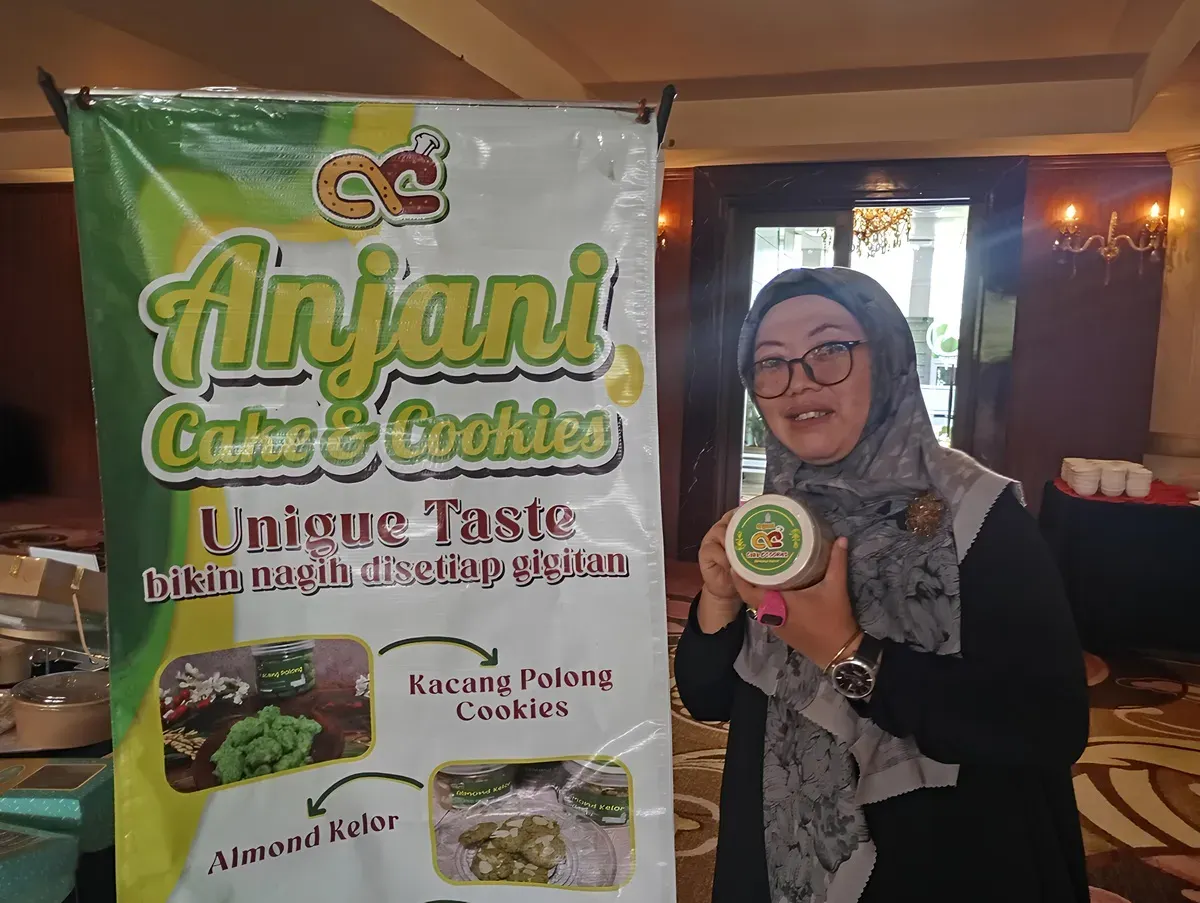 Nurhaeti, warga Cinunuk, yang sejak 2015 mengolah daun kelor menjadi aneka panganan bernutrisi. (Sumber: Ayobandung.id | Foto: Mildan Abdalloh)