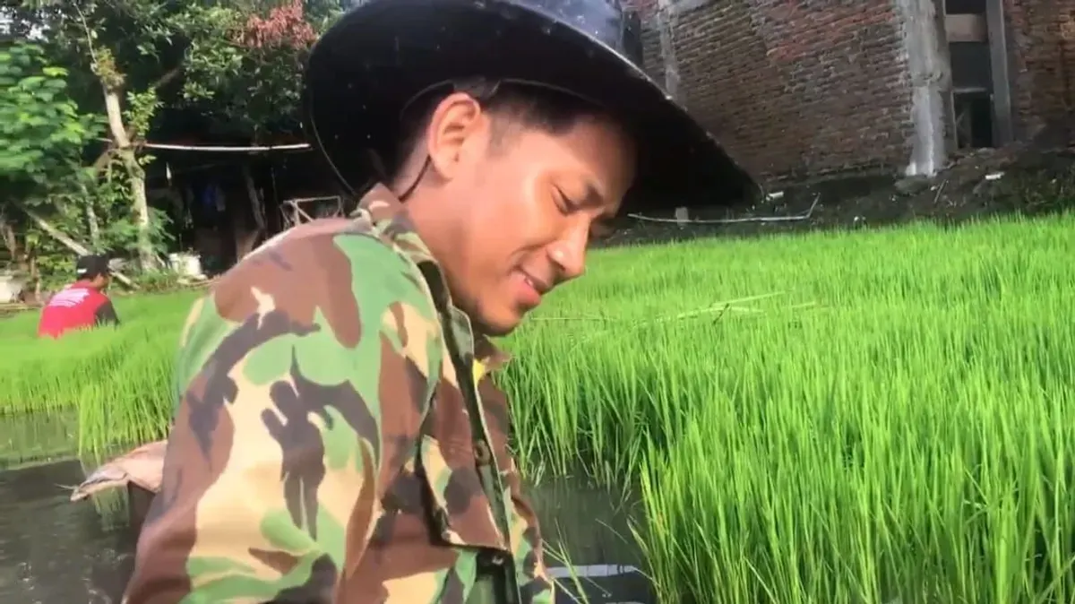 Petani Biasa yang mengubah desa dari sektor pertanian, Ahmad Suryana asal kampung nyalindung. (Foto: fikri syahrul mubarok/Sumber: Dokumentasi penulis)