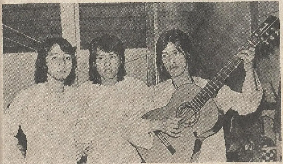 Jaka, Samsudin, Acil dari grup Trio Bimbo di Majalah Varianada Edisi 86 Tahun 1972. (Sumber: Wikimedia Commons)