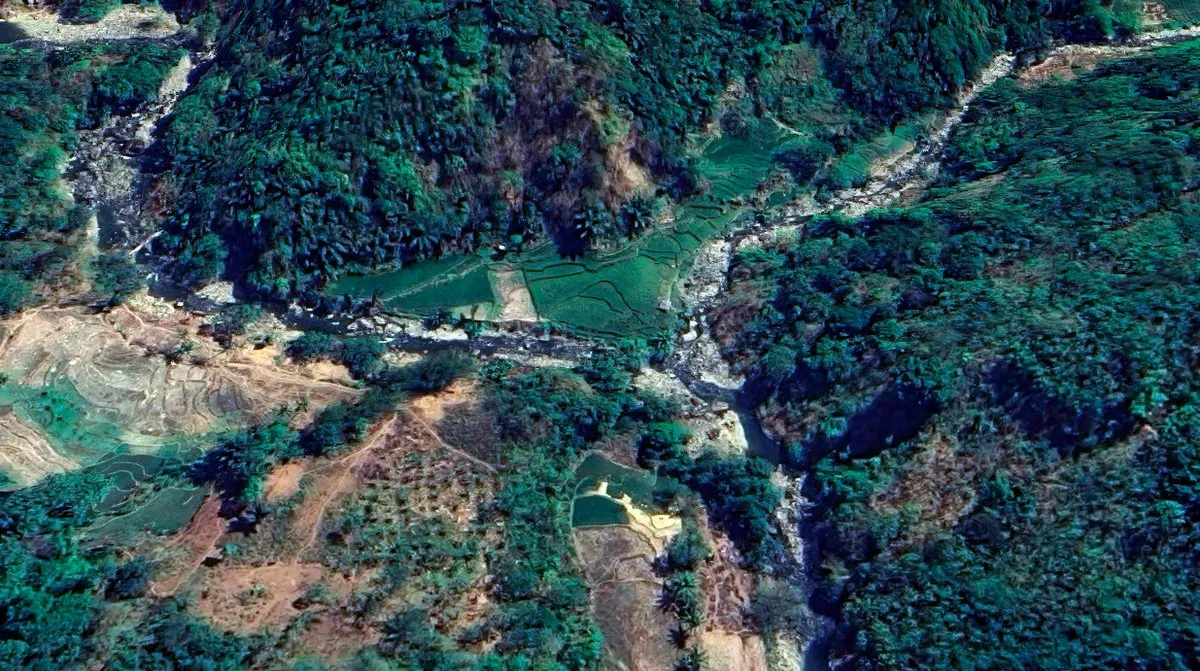 Tempuran Ci Hurip (kiri) dengan Ci Sanggiri (kanan). (Sumber: Citra satelit: Google maps)