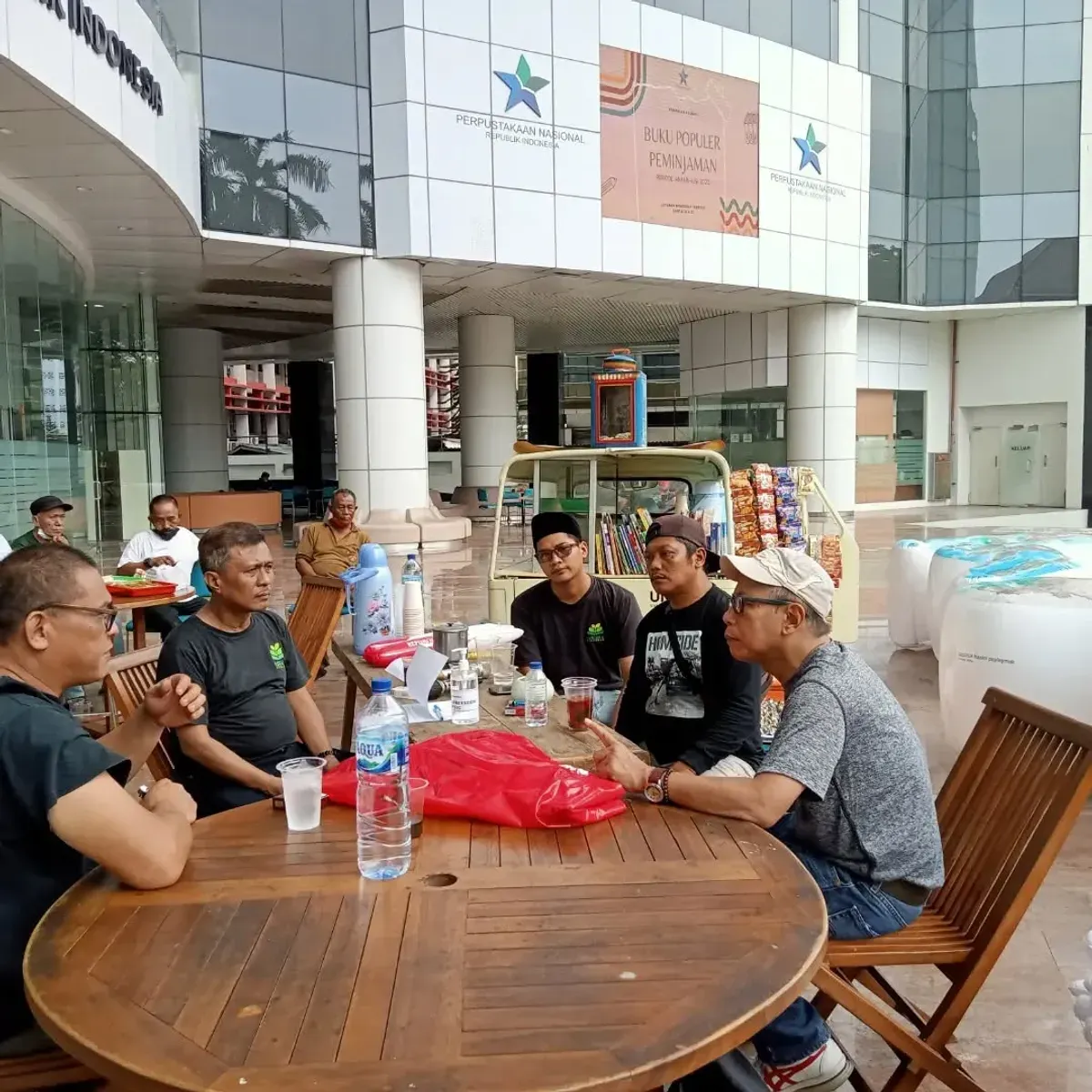 Perpustakaan Nasional RI dalam memperingati 100 Tahun Chairil Anwar (Foto: Kawan-kawan dari TB, Ariqal Literasi SSB)