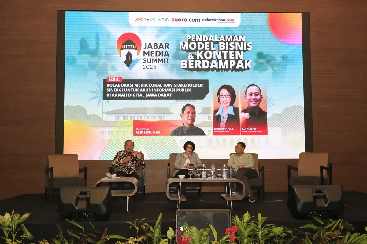 Media massa menjadi andalan dalam memberikan informasi yang utuh dan terukur di era digital dan sosial media seperti saat ini. (Sumber: Ayobandung.com | Foto: Irfan Al-Faritsi)