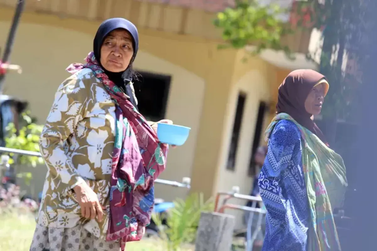 Tanggapan Warga Soal Perda Larangan Beri Uang Pada PMKS di Kota Bandung. (Sumber: ayobandung.com | Foto: Irfan Al-Faritsi)