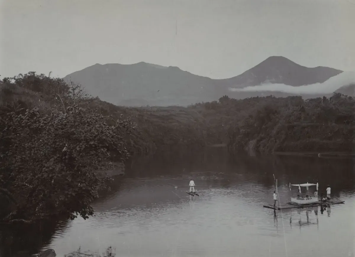 Pemandangan Danau Sindanglaya Cianjur di kaki Gunung Gede tahun 1900-an. (Sumber: KITLV)