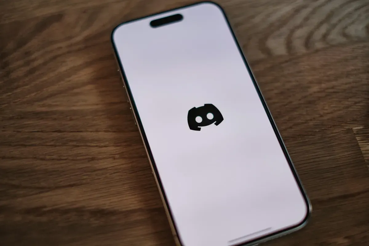 Generasi muda di Nepal melangsungkan pemilihan pemimpin baru dengan cara baru mereka, yakni melalui platform Discord. (Sumber: Unsplash/appshunter.io)