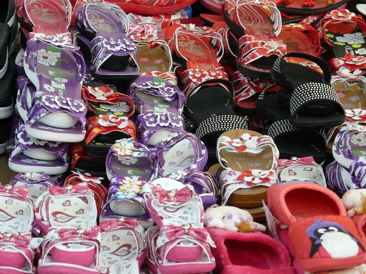 Ilustrasi Foto Sandal Perempuan. (Foto: Pixabay)