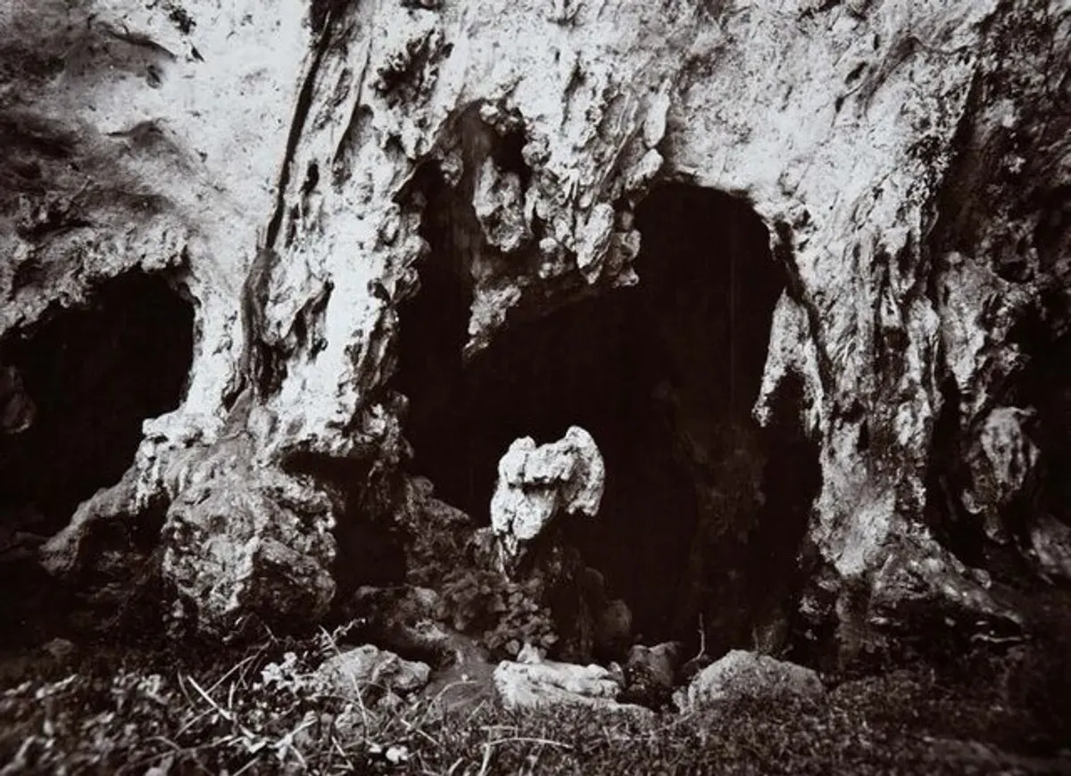 Foto Gua Pawon antara tahun 1920-1932. (Sumber: Tropenmuseum)