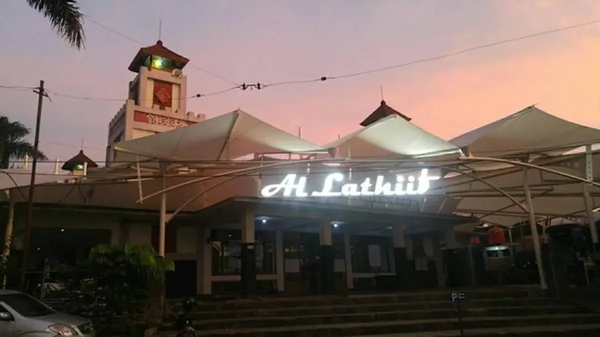 Masjid Al-Lathiif , Jl.Saninten No.2 Cihapit Kota Bandung (Sumber: Masjid Al-Lathiif)