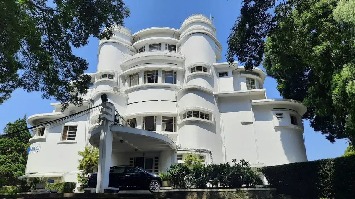 Villa Isola di Universitas Pendidikan Indonesia, Kota Bandung. (Sumber: Pemkot Bandung)
