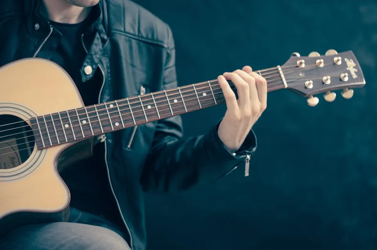 Ilustrasi foto penikmat musik. (Foto: Pixabay)