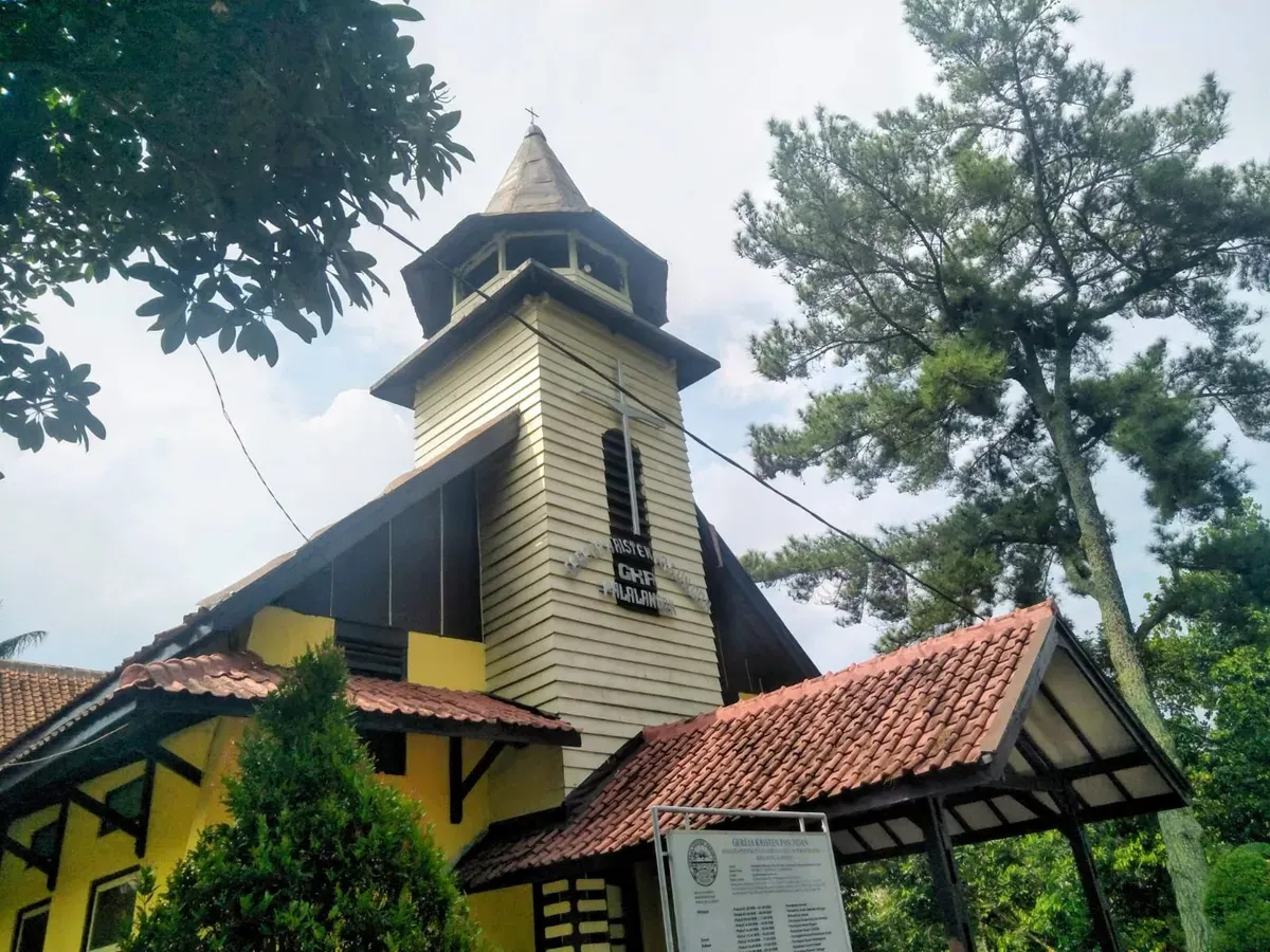 Bangunan Gereja Kristen Pasundan Jemaat Palalangon di Cianjur, Jejak Interaksi Sunda dan Kekristenan. (Sumber: Dokumentasi Pribadi | Foto: Arfi Pandu Dinata)