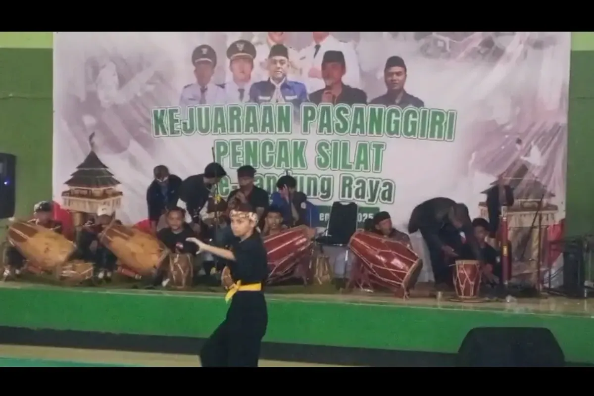 Penampilan Peserta Silat di Pasanggiri (Sumber: Dokumentasi Pribadi)
