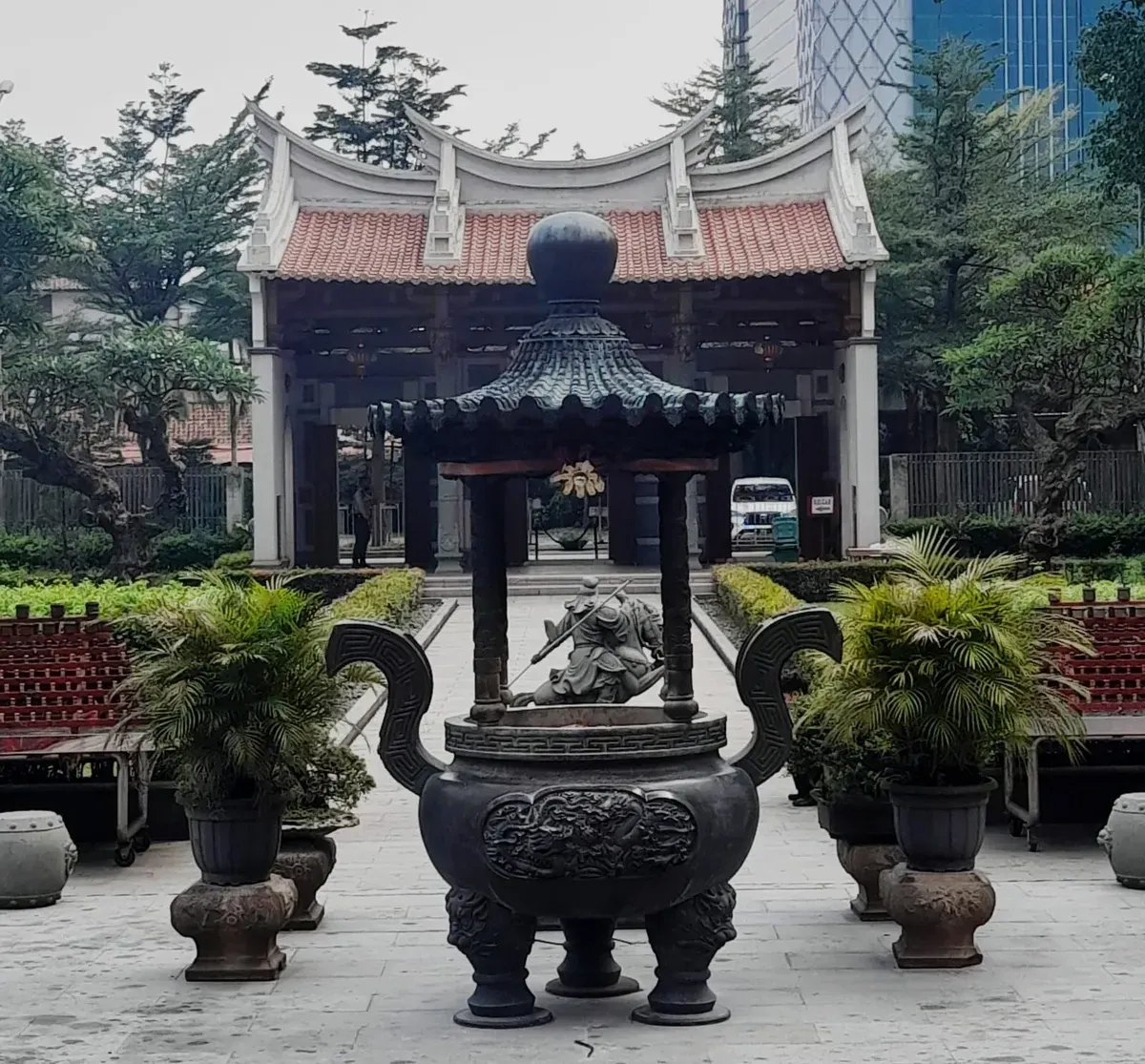 Hio Lo Utama di Vihara Satya Budhi (Kelenteng Bandung) (Sumber: Dokumentasi Pribadi | Foto: Arfi Pandu Dinata)