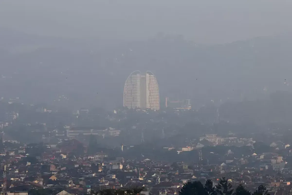 Ilustrasi cuaca dingin Bandung. (Sumber: Ayobandung | Foto: Irfan al Faritsi)