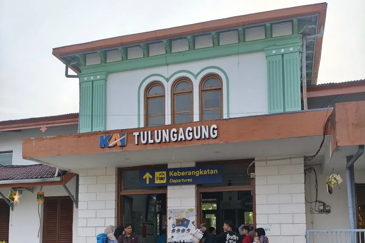 Tampak depan Stasiun Tulungagung saat ini. (Sumber Foto: Dokumentasi Pribadi/Aditya Sheva Putra Indrawan)