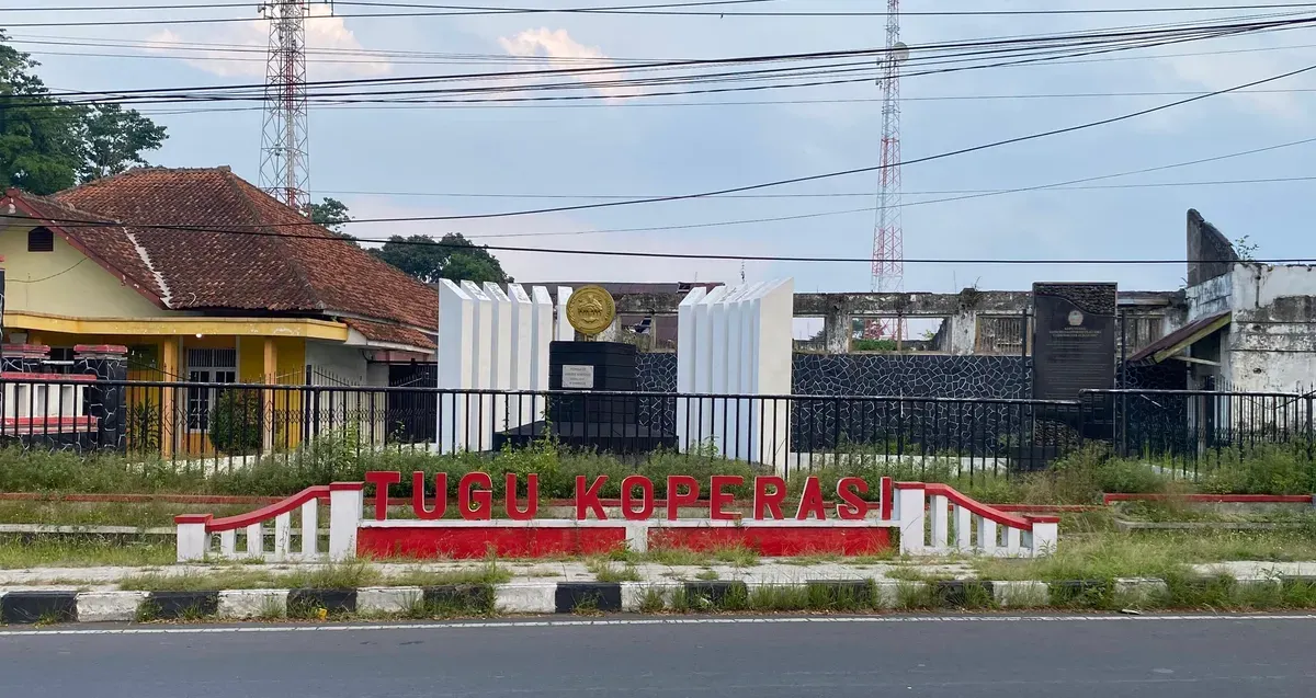 Depan Tugu koperasi Tasikmalaya saat ini (Sumber: Dokumen Pribadi | Foto: Nabila imania)