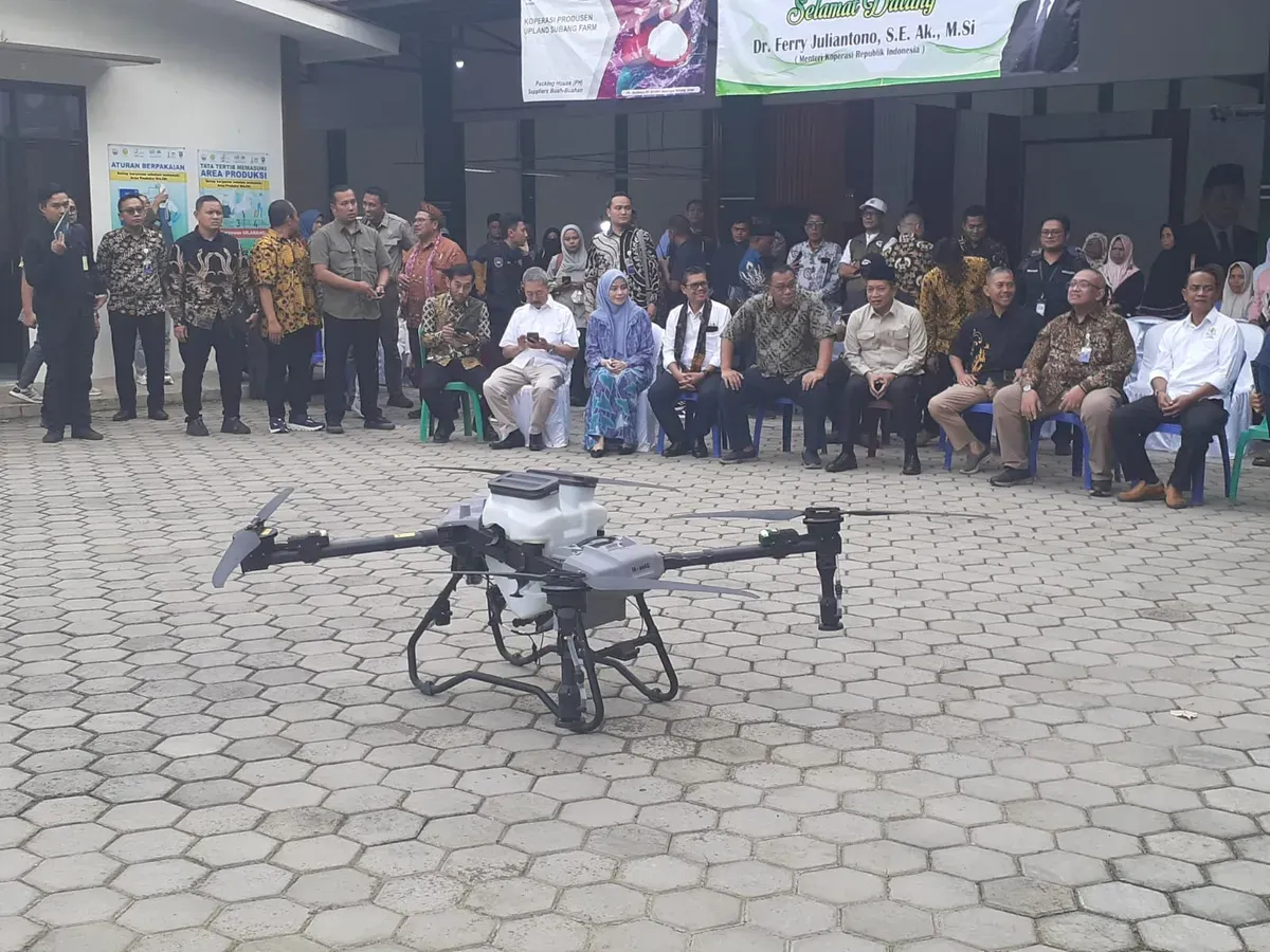 Demo drone produksi Iter Aero di Kabupaten Subang terkait dengan bidang perkebunan (Sumber: dokpri | Foto: Totok Siswantara)
