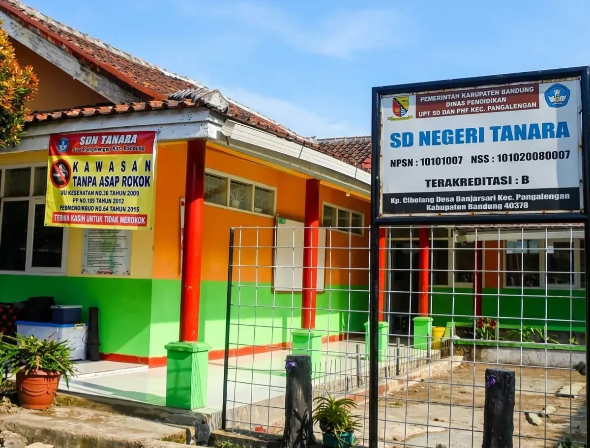 SD Negeri Tanara di Kampung Cibolang, Desa Banjarsari, Kecamatan Pangalengan, Kabupaten Bandung. (Sumber: Dokumentasi Penulis)