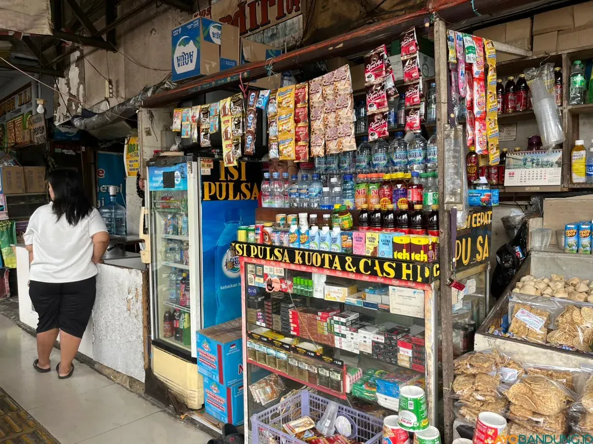 Tak lagi dipadati penumpang, Terminal Cicaheum kini menyisakan cerita dan kenangan di setiap sudutnya. (Sumber: ayobandung.id | Foto: Ilham Maulana)