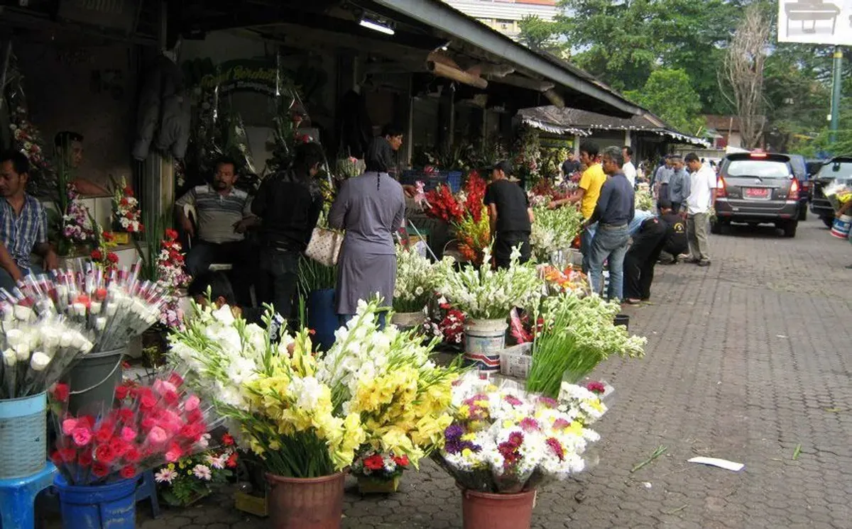 Pasar kembang Wastukencana kota Bandung (Sumber: pasarbungawastukencana.com)