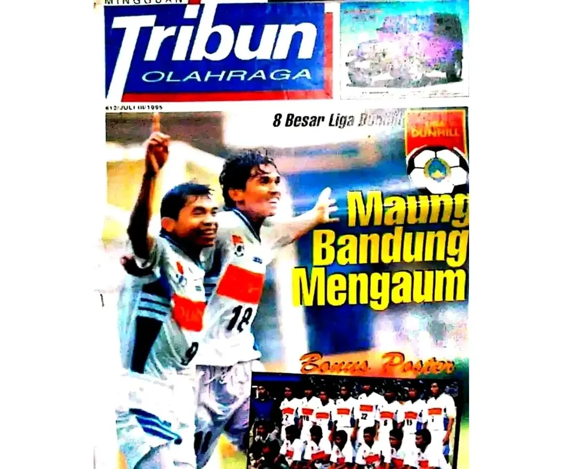 Sutiono Lamso dan Kekey Zakaria menjadi pahlawan kemenangan Persib pada partai final di Stadion Senayan, Jakarta. (Sumber: Tabloid Tribun Olahraga, 1995 | Foto: Koleksi Kin Sanubary)