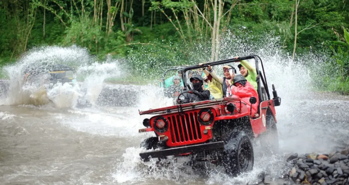 Lava Tour Merapi, wisata jeep Jogja paling populer. (Sumber: labirutour.com)