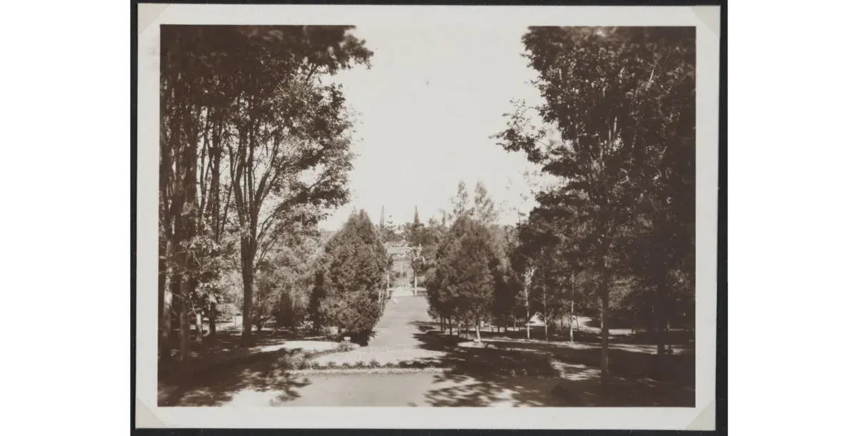 Taman Jubileumpark (Sumber: (Sumber: Digital Collection KITLV Universiteit Leiden))