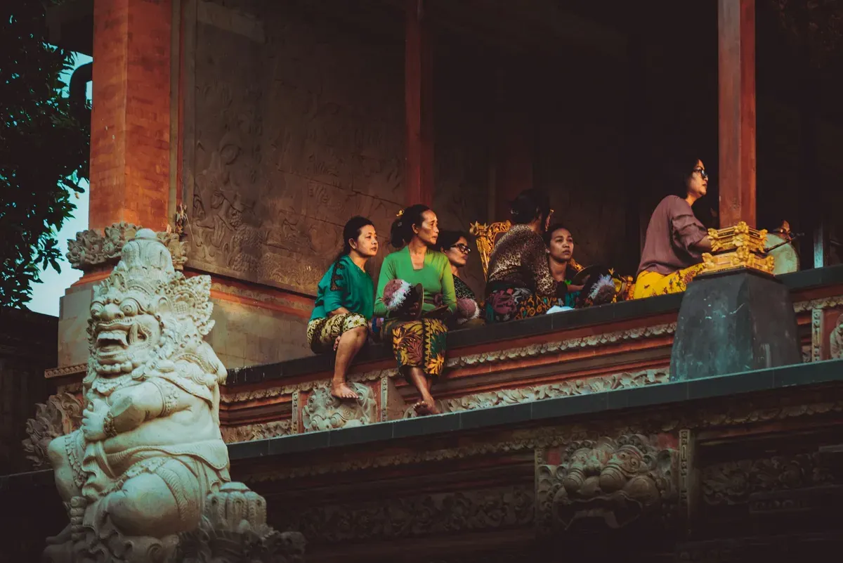 Ilustrasi perempuan Indonesia. (Sumber: Unsplash | Foto: Francesco La Corte)