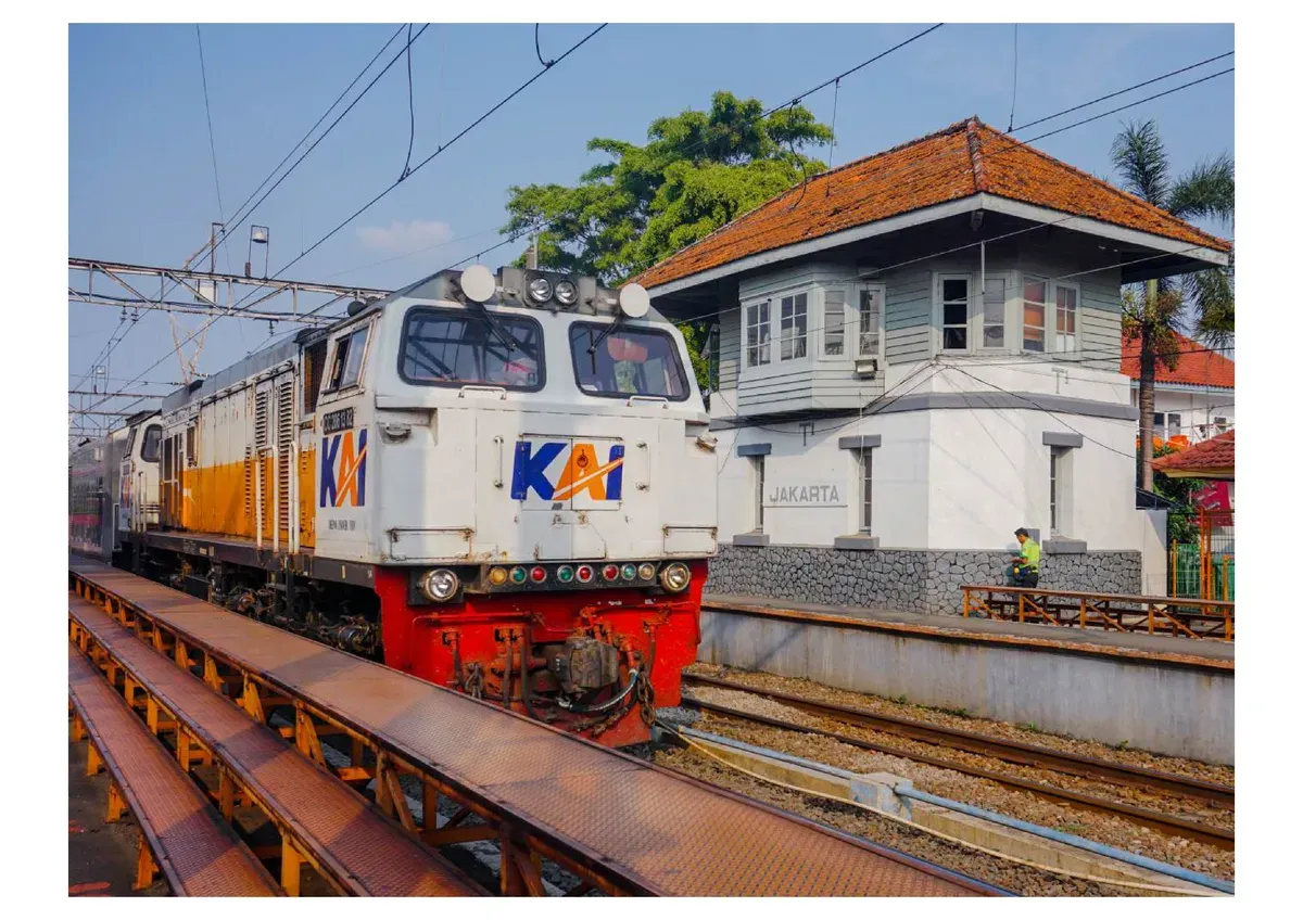 Transportasi publik yang digunakan masyarakat Indonesia setiap harinya. (Sumber: Pexels | Foto: Noel Snpr)
