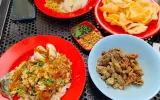 Jadi Kuliner Legendaris Karena Anti Tumpah, Apa Rahasianya Bubur Ayam Mang Oyo?