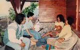 Ketika Gelombang Radio Menyatukan Ribuan Fans Iwan Fals