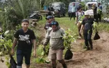 Puluhan Pemuda Tanam 1.800 Bibit Pohon di Batu Tumpeng, Upaya Pulihkan Hutan dan Cegah Banjir di Ciwidey