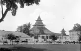 Sejarah Masjid Raya Bandung, Bale Bambu Penanda Zaman Kota Kolonial