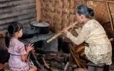 Posisi Strategis Ibu dalam Pelestarian Bahasa Ibu