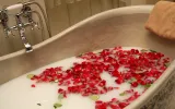 Mandi Kembang sebagai Cara Perempuan Masa Kini Mengapresiasi Tubuh