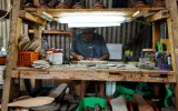 Dari Tangan ke Kaki: Mimpi Sepatu Cibaduyut yang Tak Boleh Mati