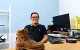 Denyut Digitalisasi Perbankan yang Menghidupi Perajin Sepatu Kulit Cibaduyut