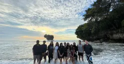 Pantai Madasari, Pilihan Healing di Pesisir Selatan Jawa Barat