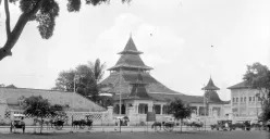 Sejarah Masjid Raya Bandung, Bale Bambu Penanda Zaman Kota Kolonial